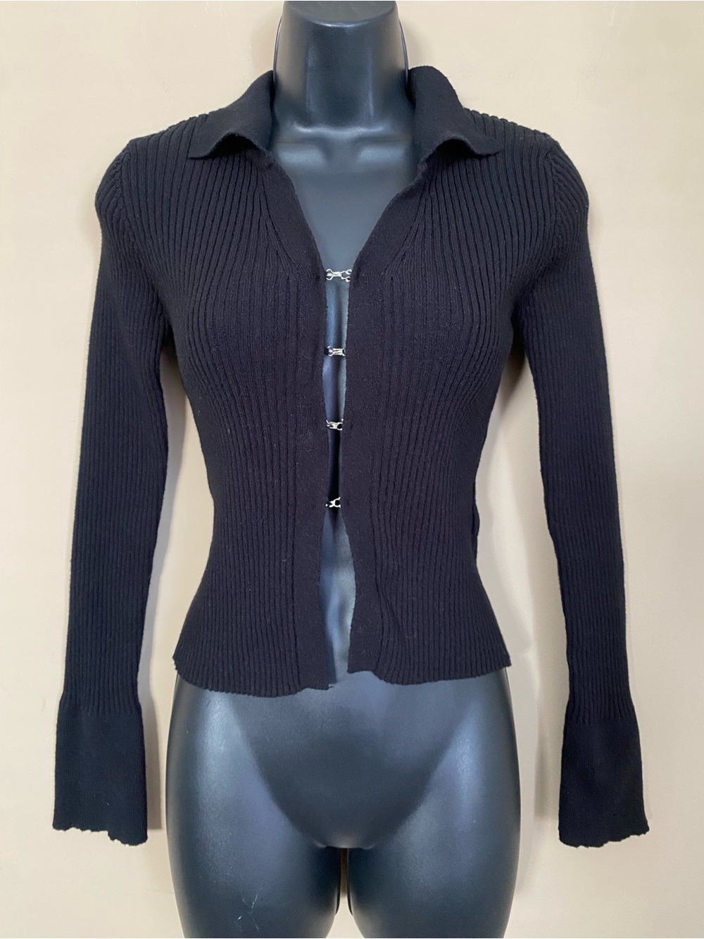 Black Ribbed Hook-Front Women's Sweater